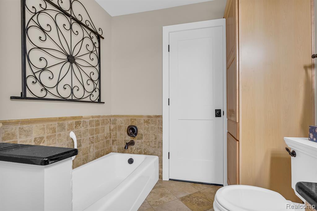 745 OAK BROOK RIDGE Drive, Rochester Hills, MI 48307 — Photo 19