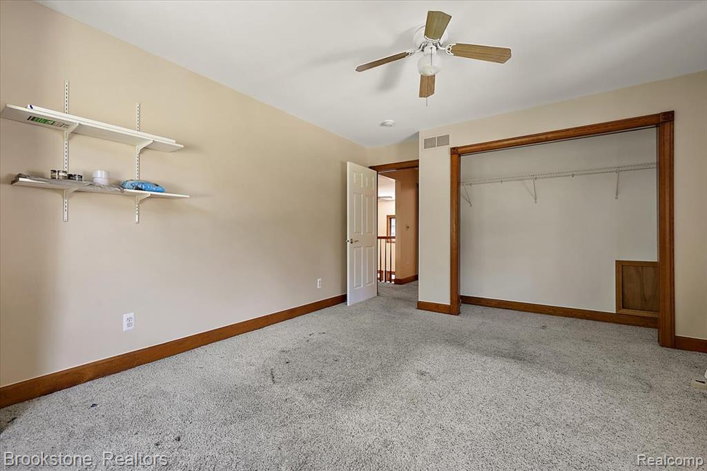55520 Katie, New Hudson, MI 48165 — Photo 36