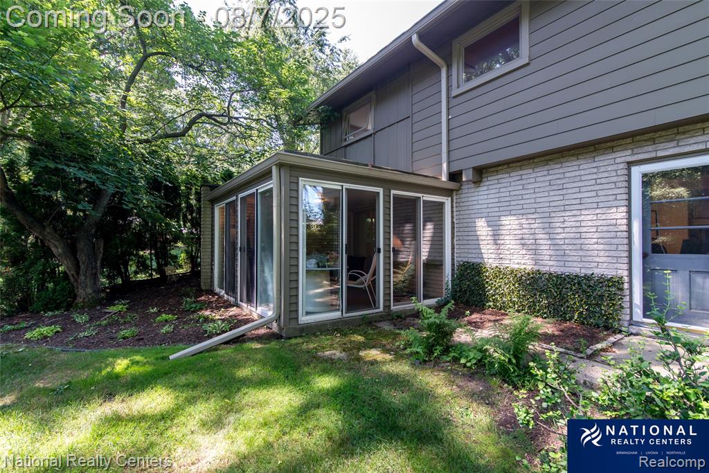 4933 Malibu Drive, Bloomfield Hills, MI 48302 — Photo 15