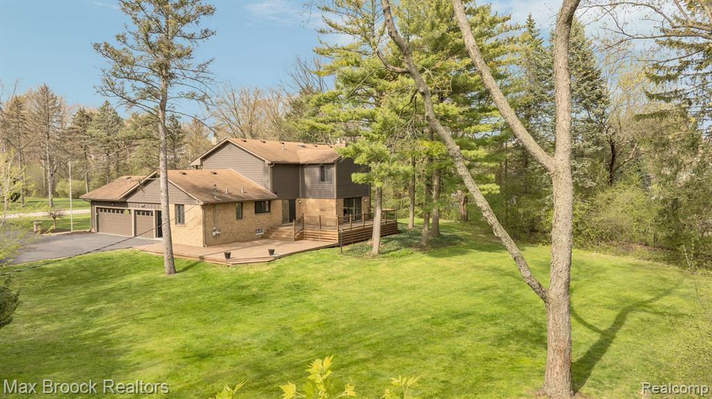 5240 CLARENDON CREST Street, Bloomfield Hills, MI 48302 — Photo 47