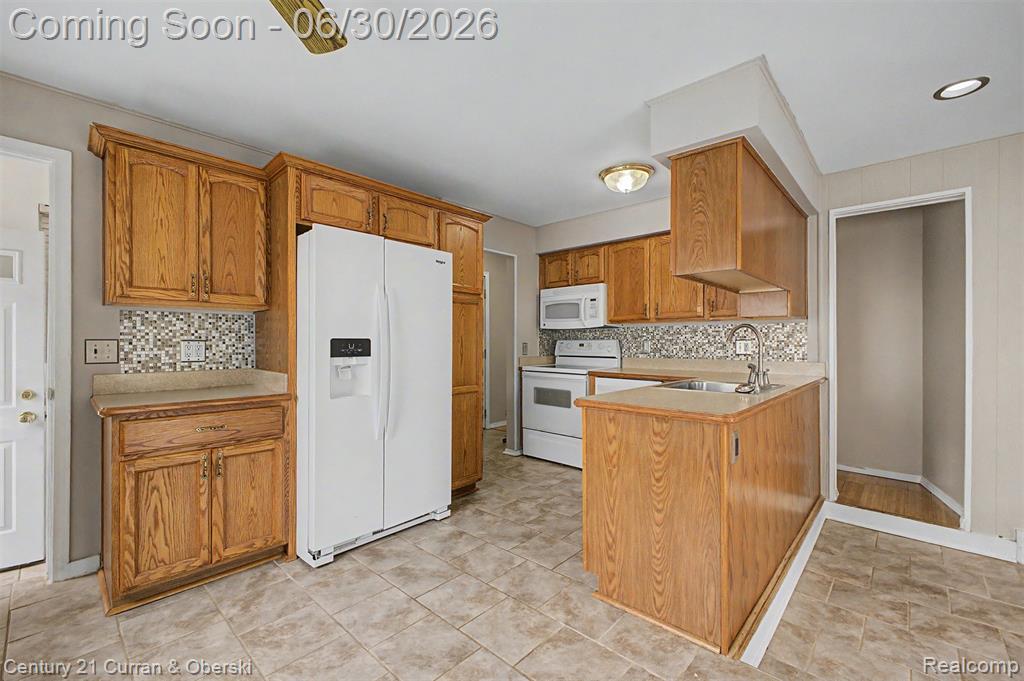 42519 Applecreek Drive, Plymouth, MI 48170 — Photo 11