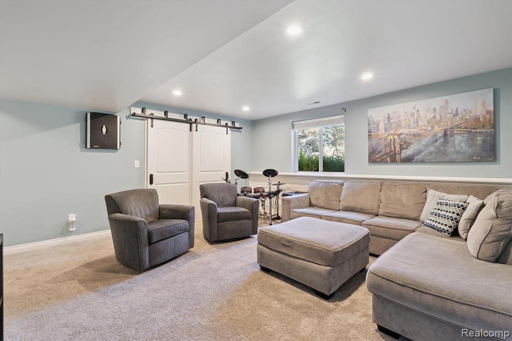 7056 Glenmeadow Court, Grand Blanc, MI 48439 — Photo 7