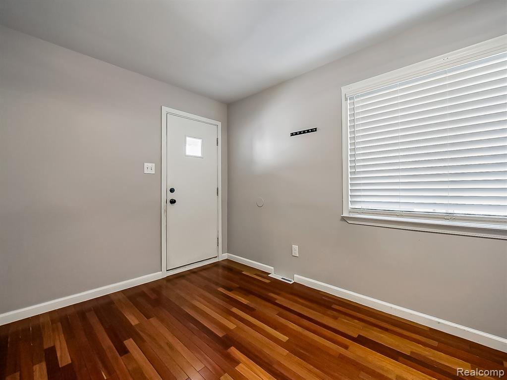4205 Syracuse Street, Dearborn Heights, MI 48125 — Photo 11