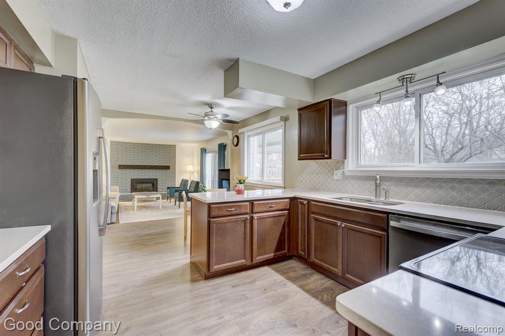 42293 Saltz Road, Canton, MI 48187 — Photo 11