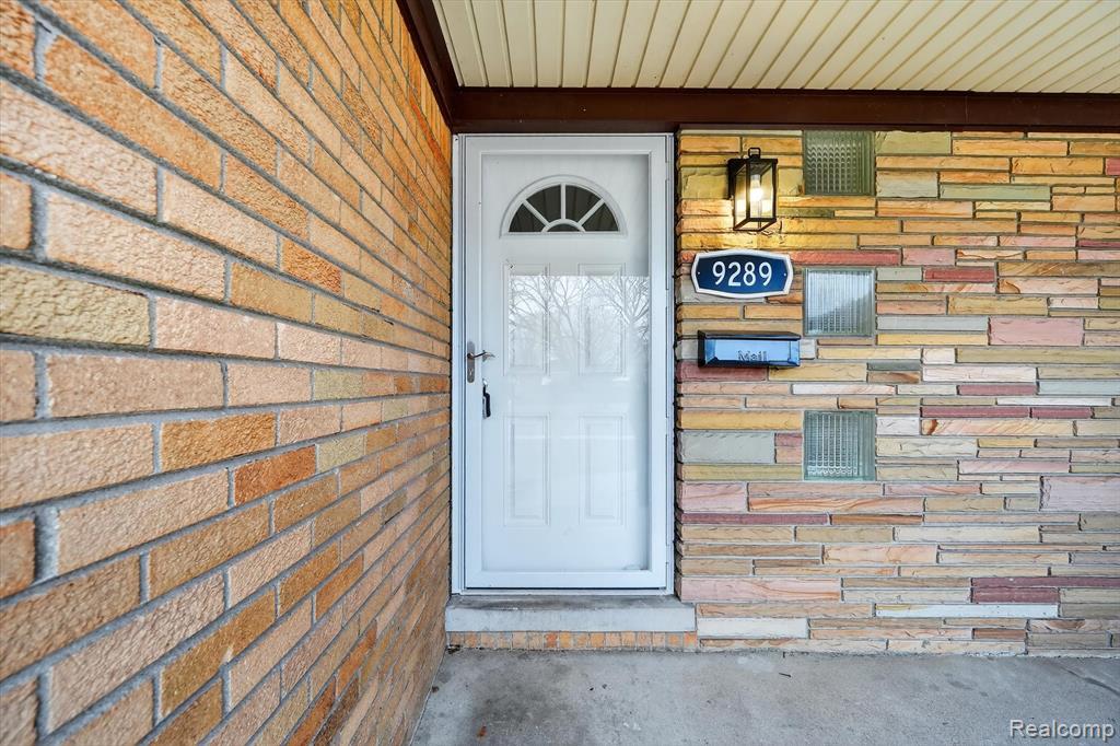 9289 Marion Crescent, Redford, MI 48239 — Photo 3
