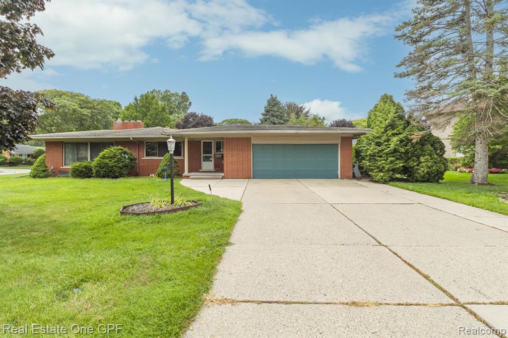 60 MOORLAND Drive, Grosse Pointe Shores, MI 48236 — Photo 65