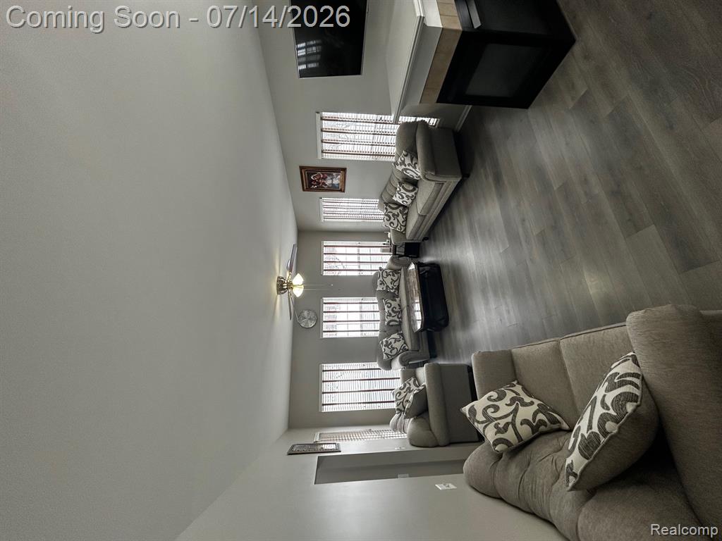 42808 Park Cresent Drive, Sterling Heights, MI 48313 — Photo 3