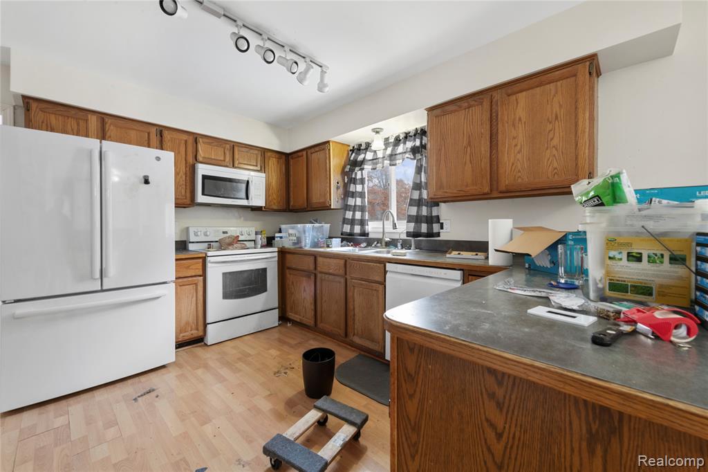 1425 Perry Lake Road, Ortonville, MI 48462 — Photo 5