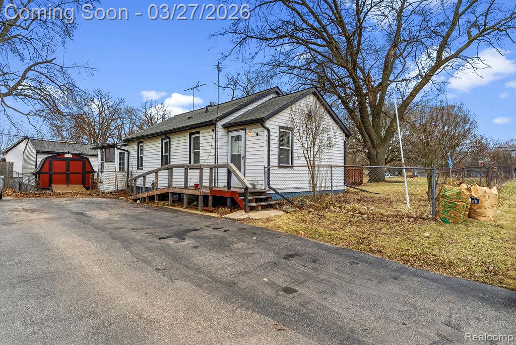782 Stanley Avenue, Pontiac, MI 48340 — Photo 2