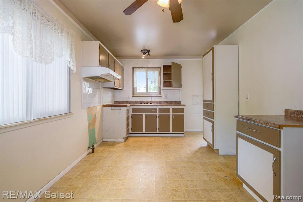 1179 LAUREL Court, Ypsilanti, MI 48198 — Photo 9