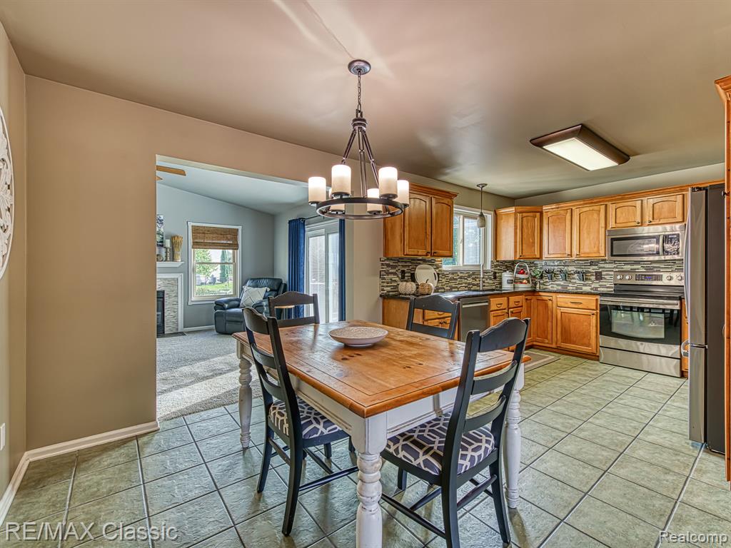 286 Waterlily, Whitmore Lake, MI 48189 — Photo 6