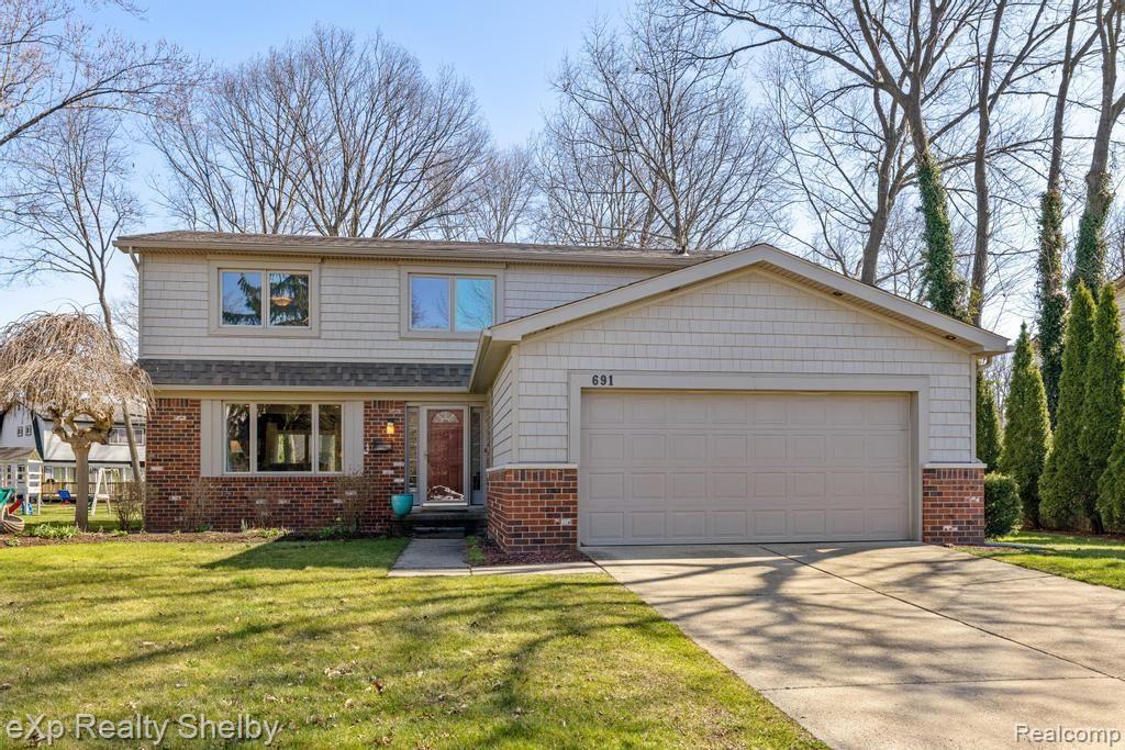 691 BARCLAY Drive, Troy, MI 48085 — Photo 2