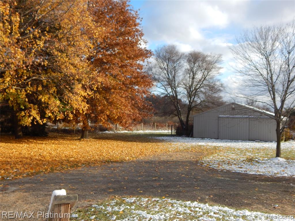 10321 E Lovejoy Road, Perry, MI 48872 — Photo 38