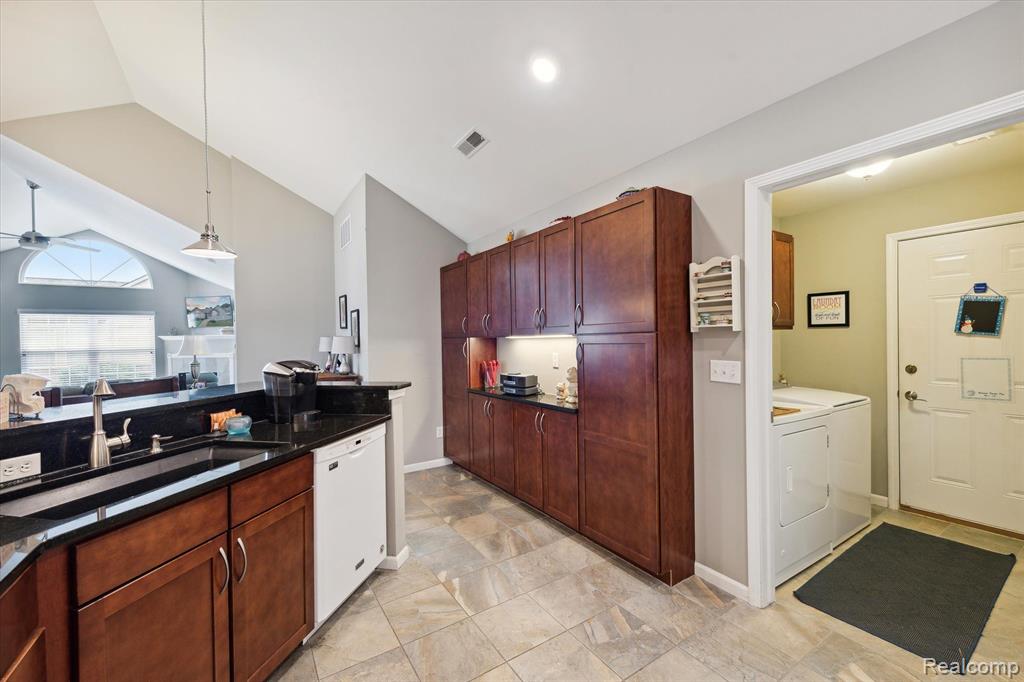 36062 ABBEY Drive, Westland, MI — Photo 17