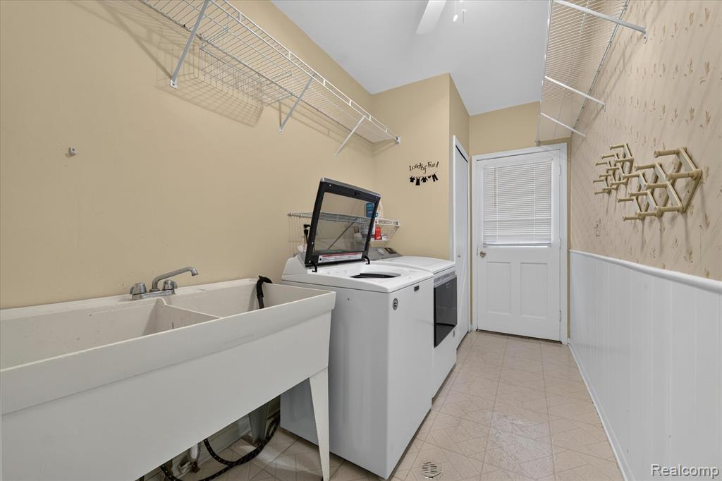 6646 Yarborough Drive, Utica, MI 48316 — Photo 40