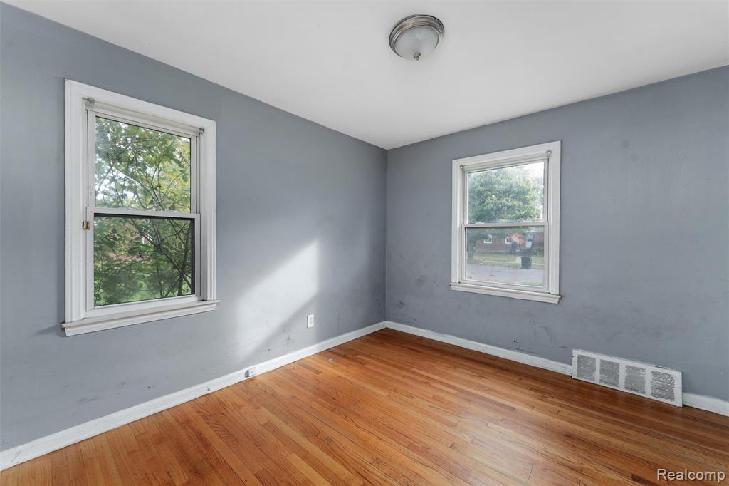 9035 Braile, Detroit, MI 48228 — Photo 11