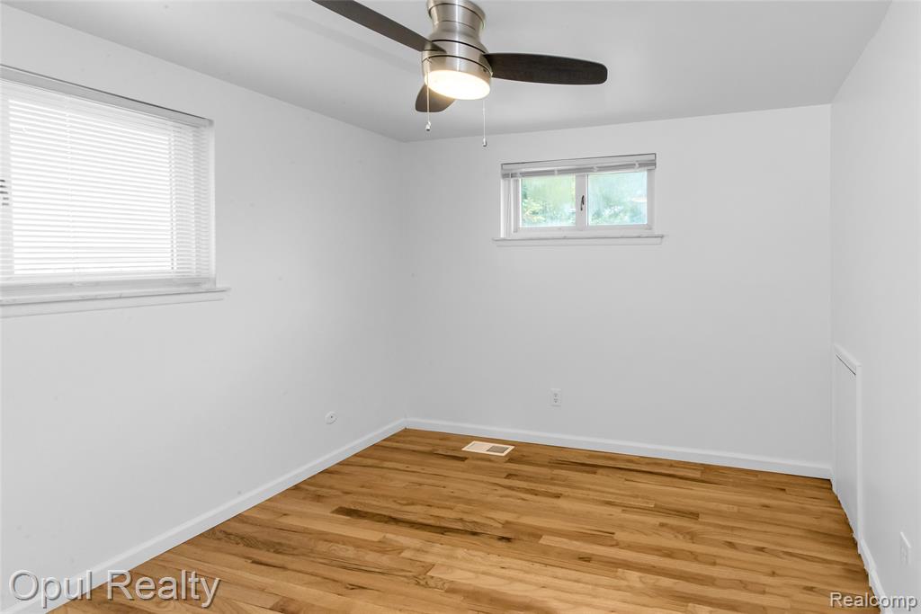 8732 Holly Drive, Canton, MI 48187 — Photo 23