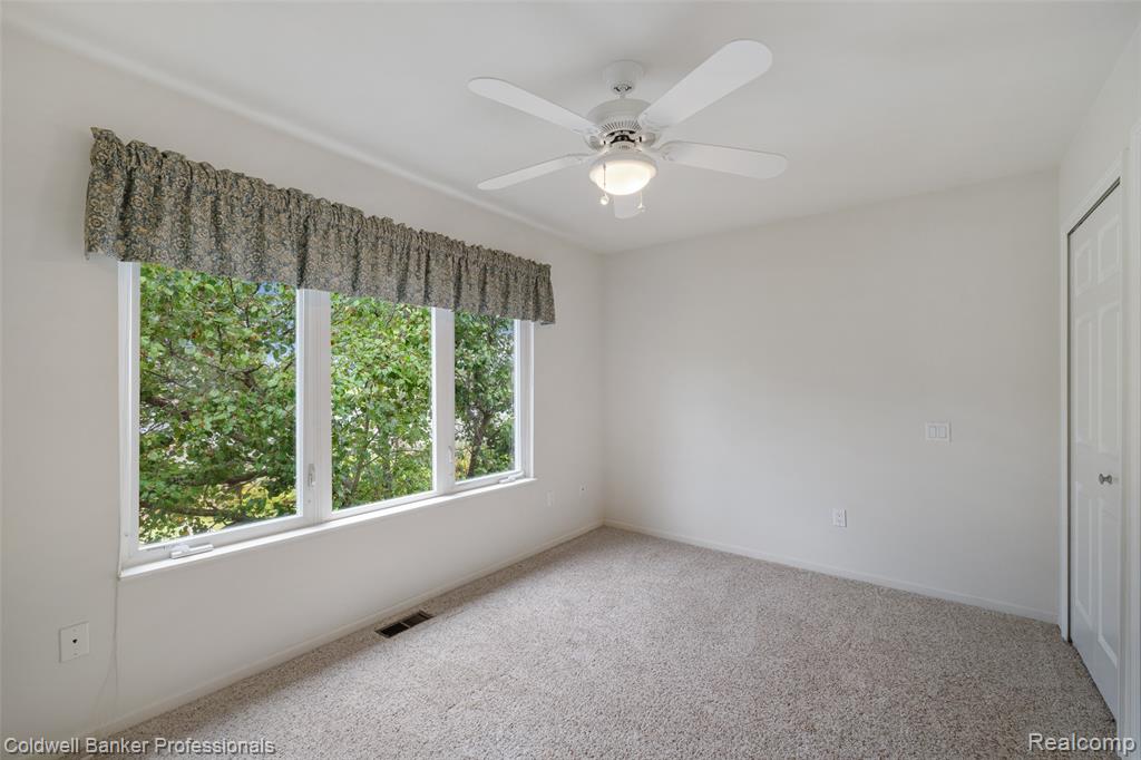 468 Orchard Ridge Drive, Lake Orion, MI 48362 — Photo 42