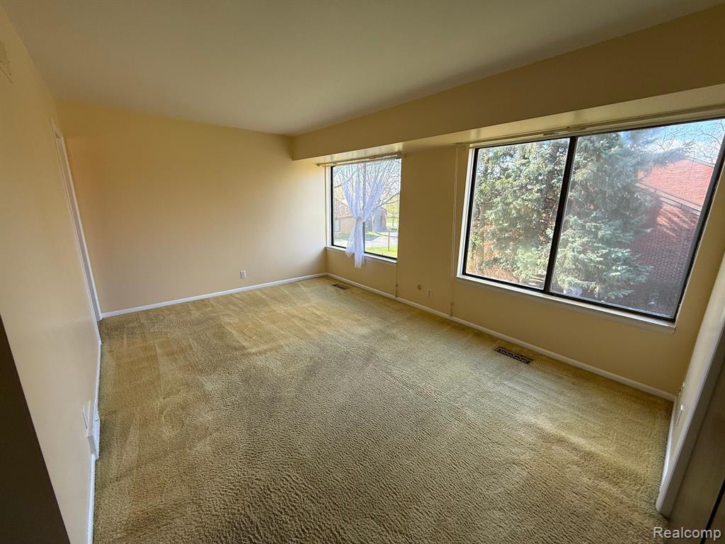 11 KIMBERLY Lane, 54, Dearborn, MI 48120 — Photo 43