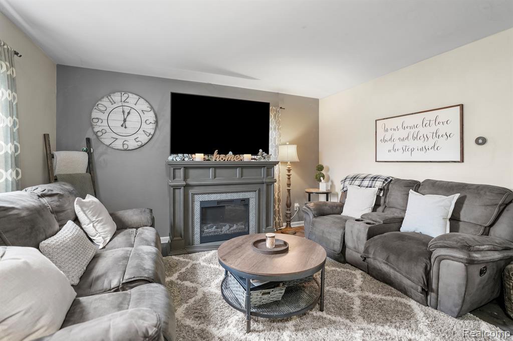 5084 DALY Boulevard, Flint, MI 48506 — Photo 24