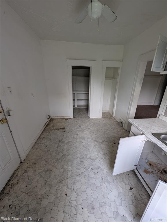 3049 Montclair Street, Detroit, MI 48214 — Photo 12