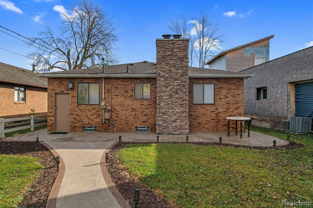 49328 Bayshore Drive, Chesterfield, MI 48047 — Photo 3