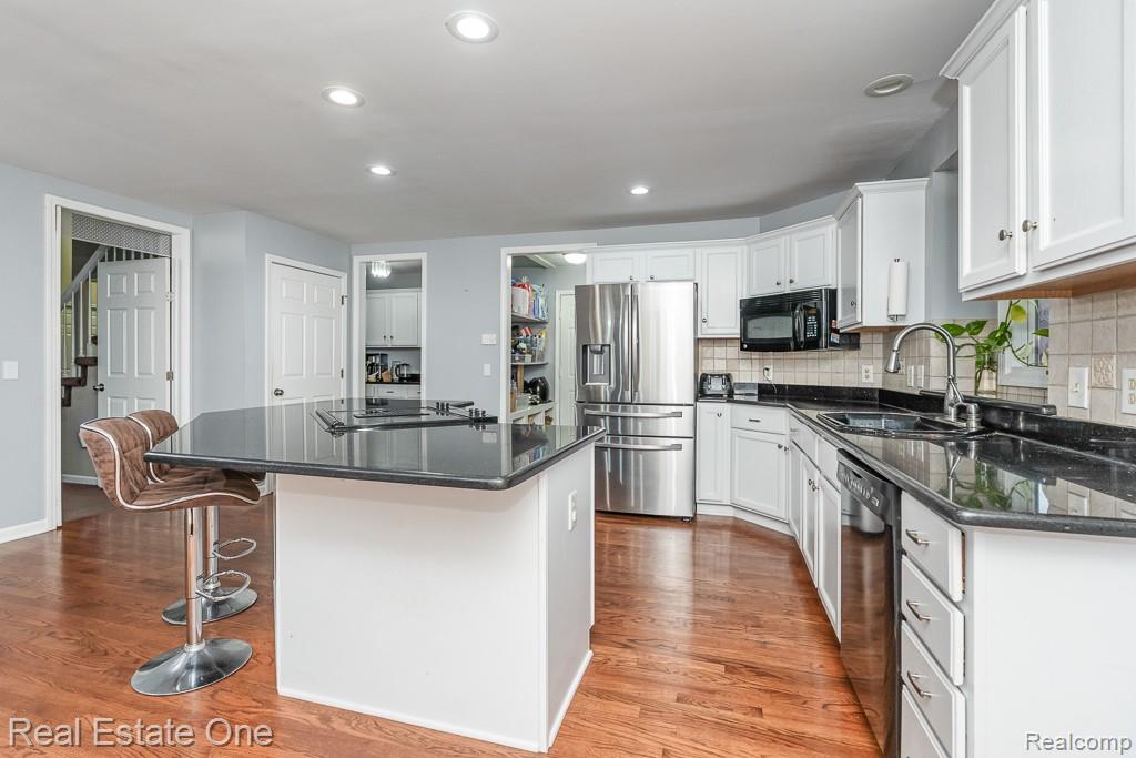 6778 Baytree Court, Shelby Twp, MI 48316 — Photo 21