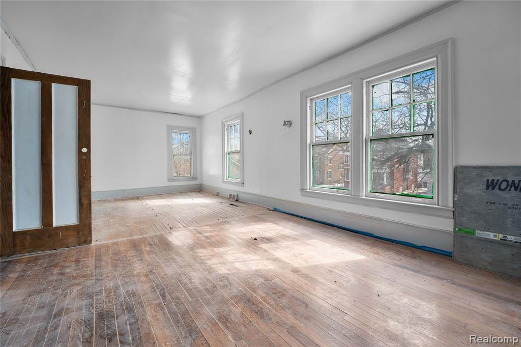 628 Taylor Street, Detroit, MI 48202 — Photo 17