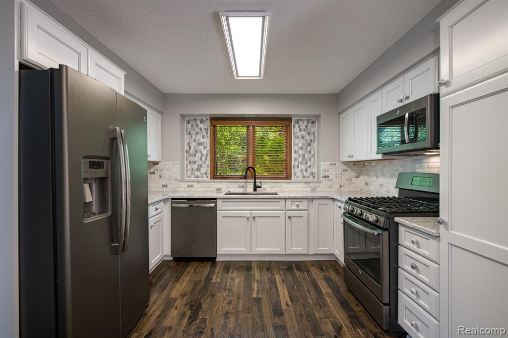 22140 River Ridge Trail, Farmington Hills, MI 48335 — Photo 5