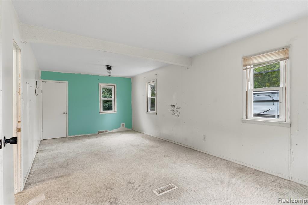 5121 Lippincott Boulevard, Burton, MI 48519 — Photo 11