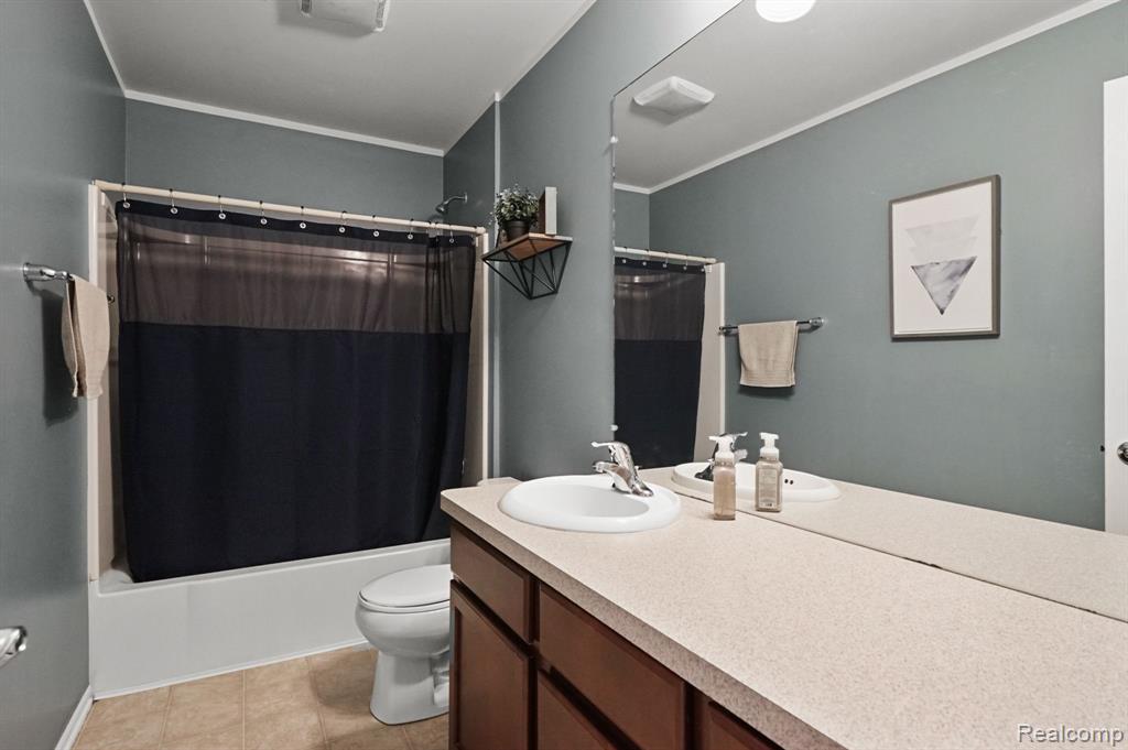 49621 BLOOMSBURY Lane, Macomb, MI 48044 — Photo 26