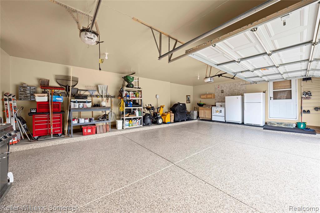 41659 Touchstone Drive, Sterling Heights, MI 48314 — Photo 43