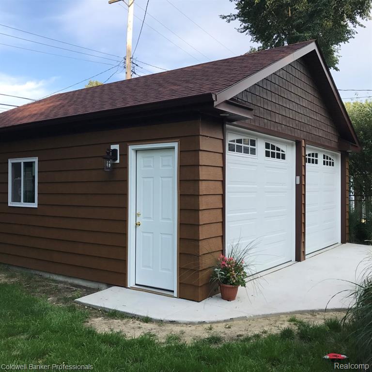 1358 Harvard Road, Grosse Pointe Park, MI 48230 — Photo 40
