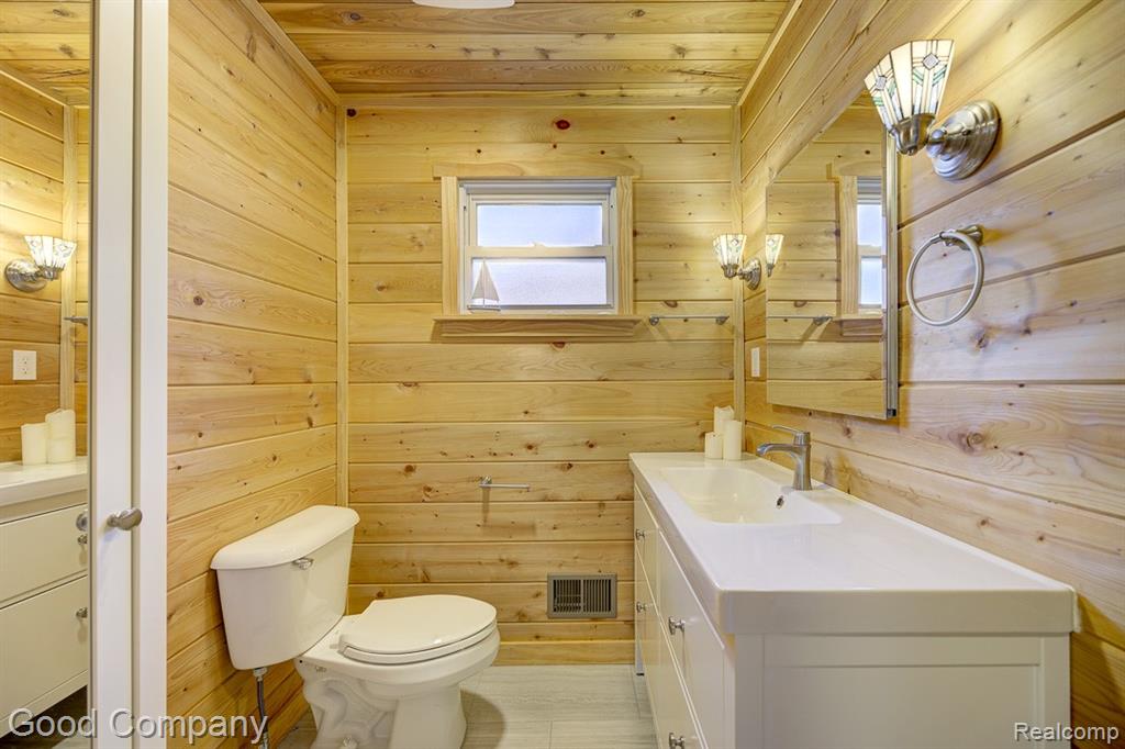 720 E Granet Avenue, Hazel Park, MI 48030 — Photo 28