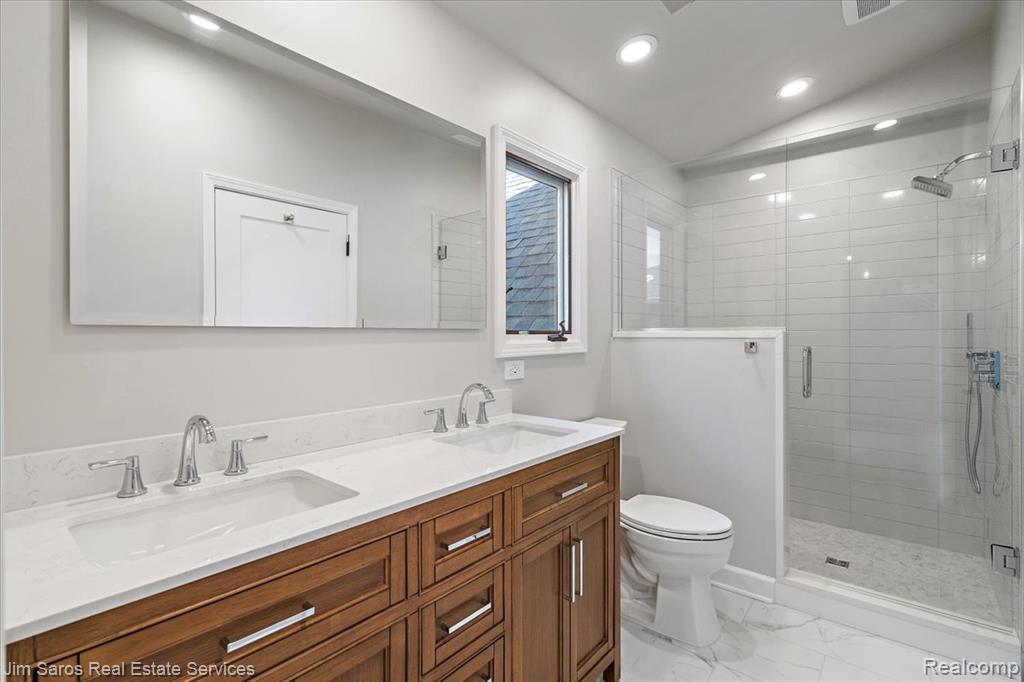22676 Bayview Drive, Saint Clair Shores, MI 48081 — Photo 25
