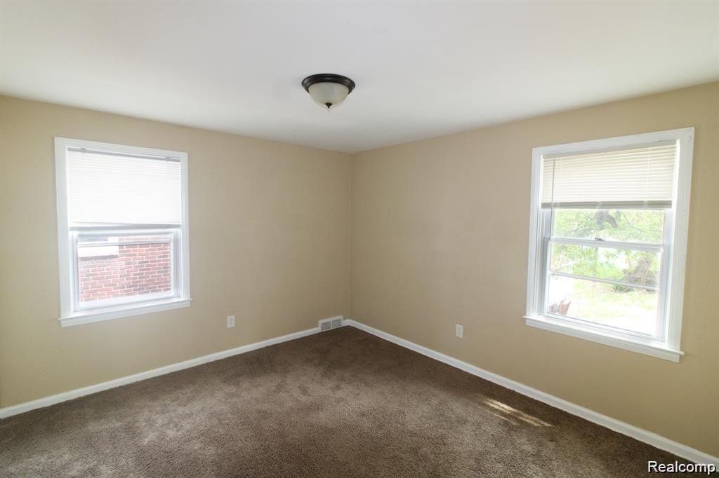 15470 MAPLERIDGE Street, Detroit, MI 48205 — Photo 12