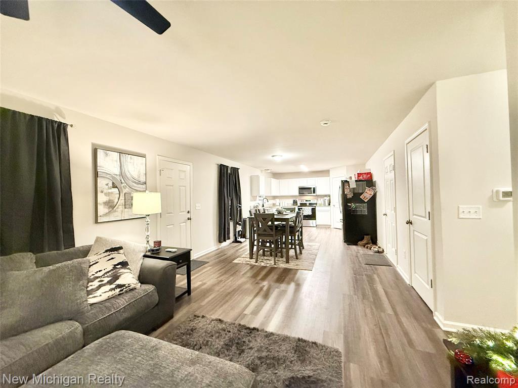 6079 Regency Drive, Burton, MI 48519 — Photo 6
