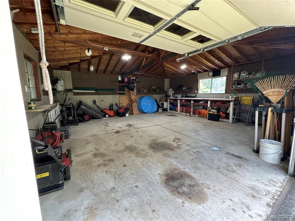 7666 Labo Road, South Rockwood, MI — Photo 11