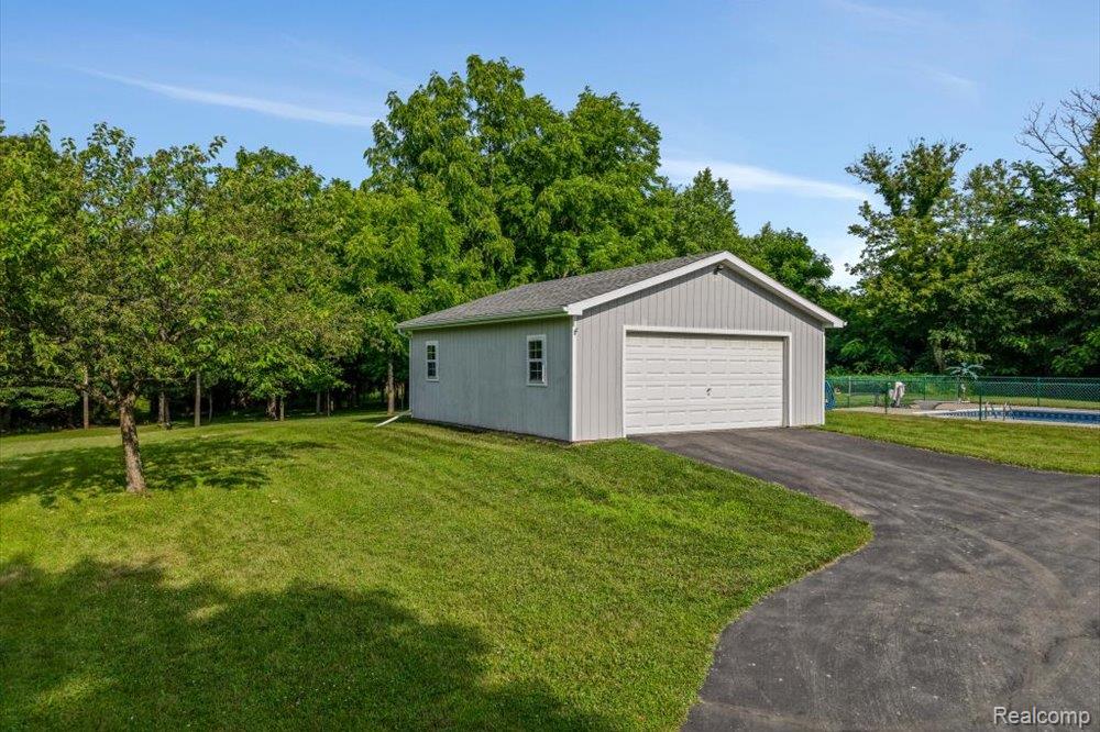 9393 N Gregory Road, Fowlerville, MI 48836 — Photo 46