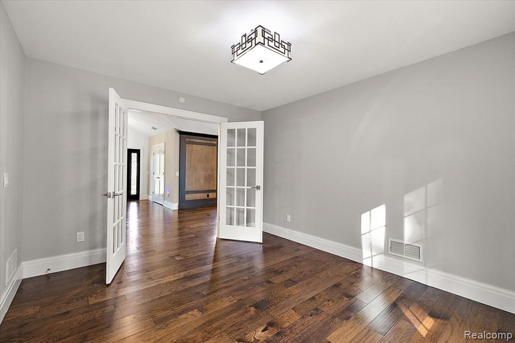 5741 Snowshoe Circle, Bloomfield Hills, MI 48301 — Photo 33