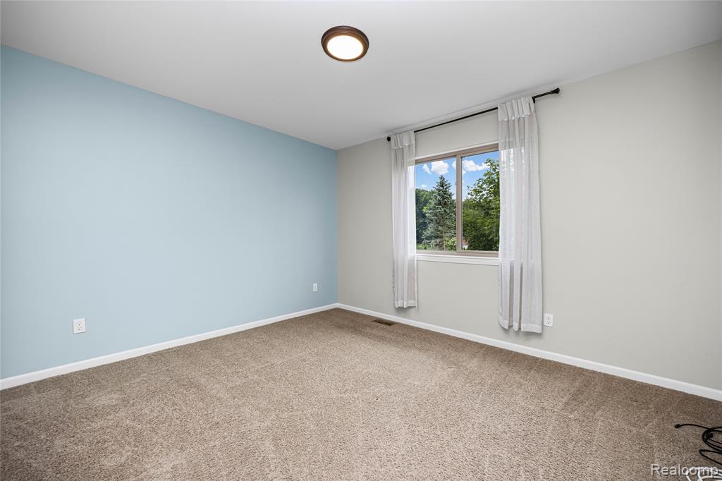 730 Leon Road, Walled Lake, MI 48390 — Photo 34