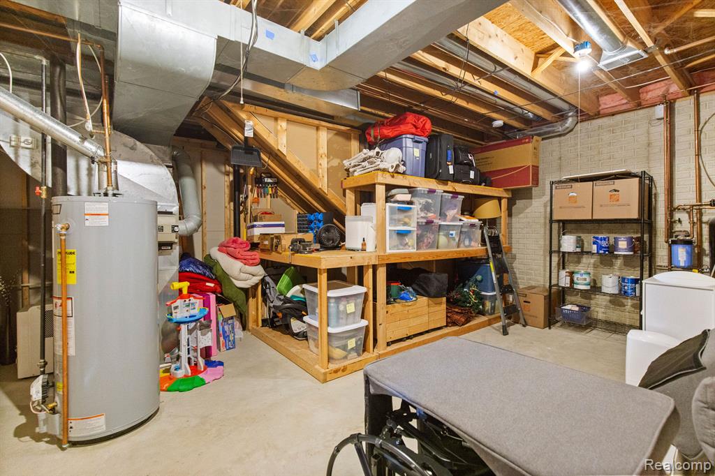 7997 BROOKWOOD Drive, Clarkston, MI 48348 — Photo 46
