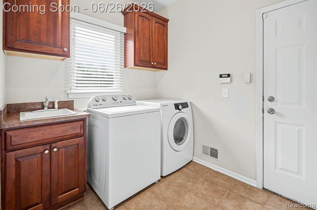 30268 Berghway Trail, Warren, MI 48092 — Photo 17