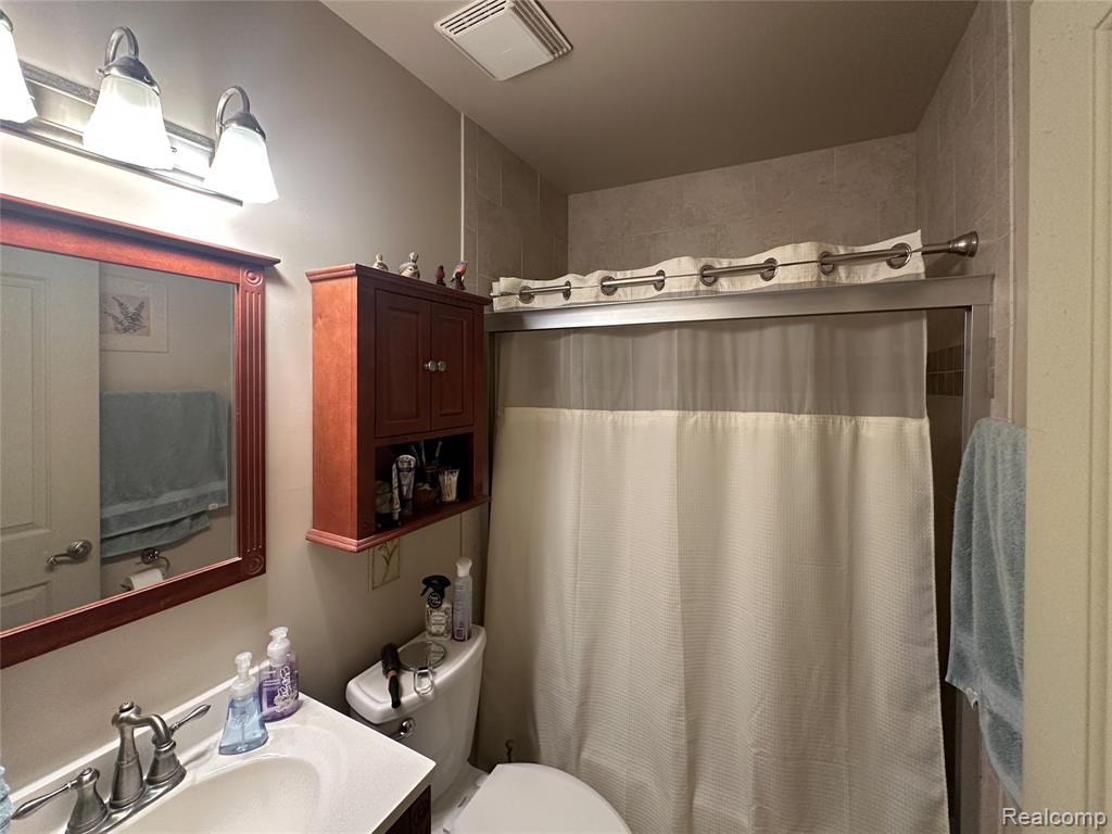 6453 Centralia Street, Dearborn Heights, MI 48127 — Photo 8