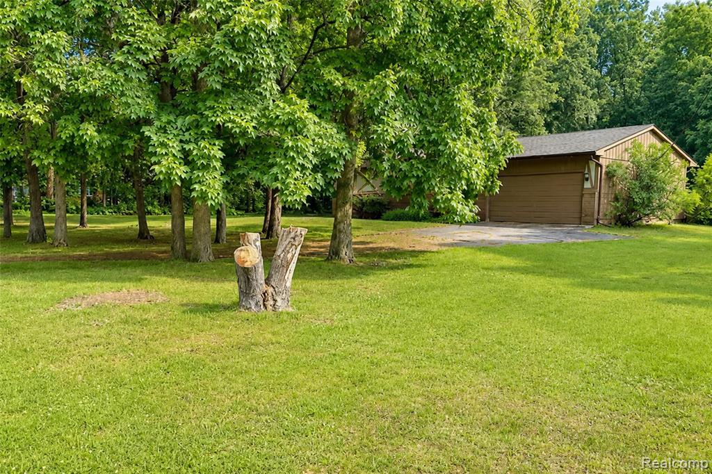 555 Tomahawk Trail, Highland, MI — Photo 6