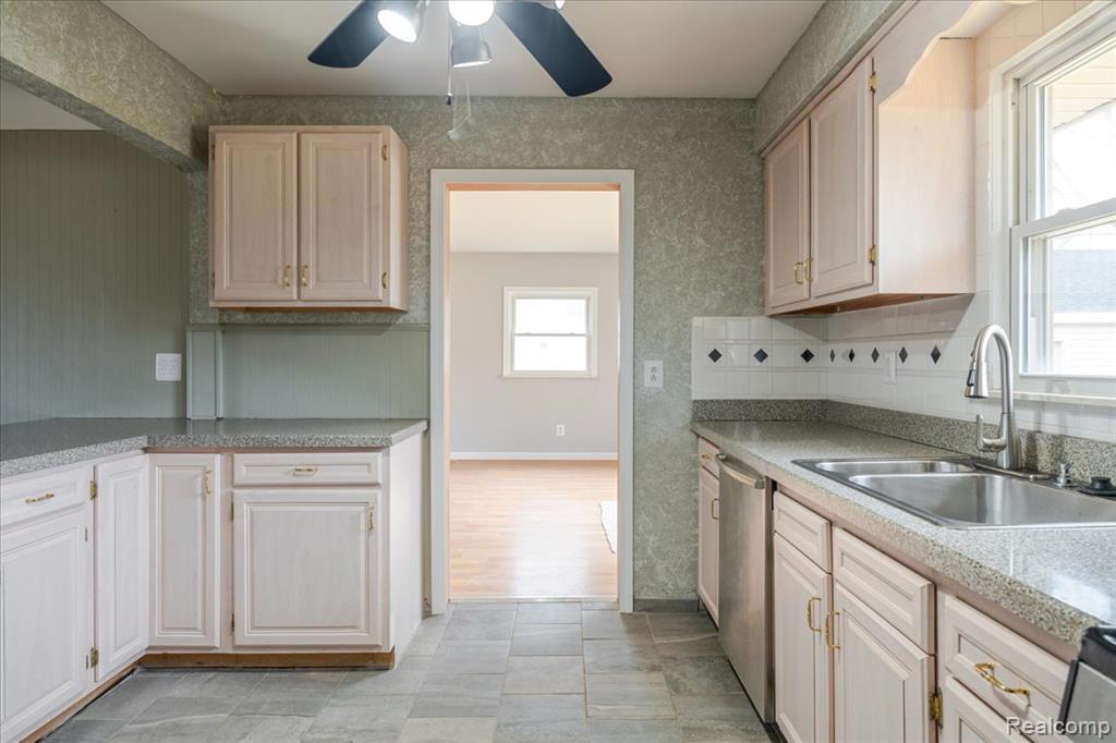 30362 West Road, New Boston, MI 48164 — Photo 8