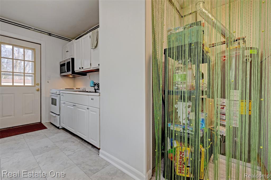 27732 Dartmouth Street, Madison Heights, MI 48071 — Photo 16