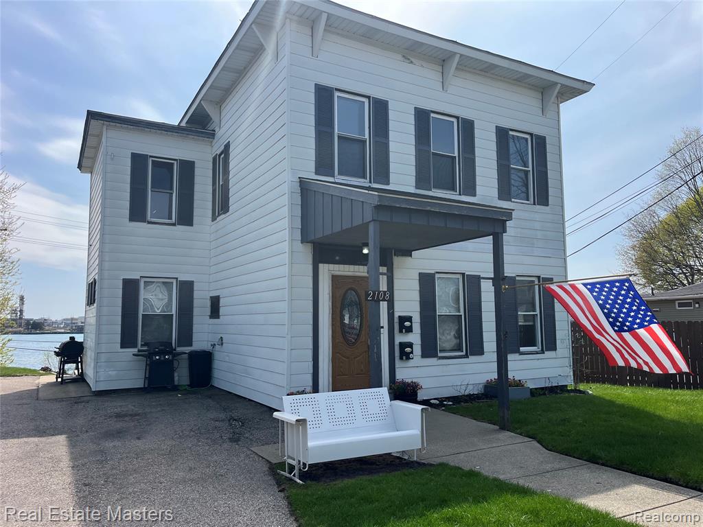2108 MILITARY Street, Port Huron, MI 48060 — Photo 2