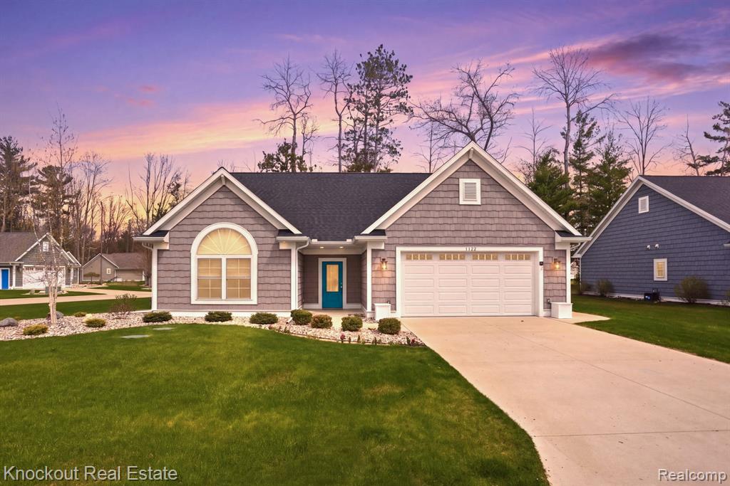 7422 Aspen Creek Drive, Midland, MI 48642 — front exterior
