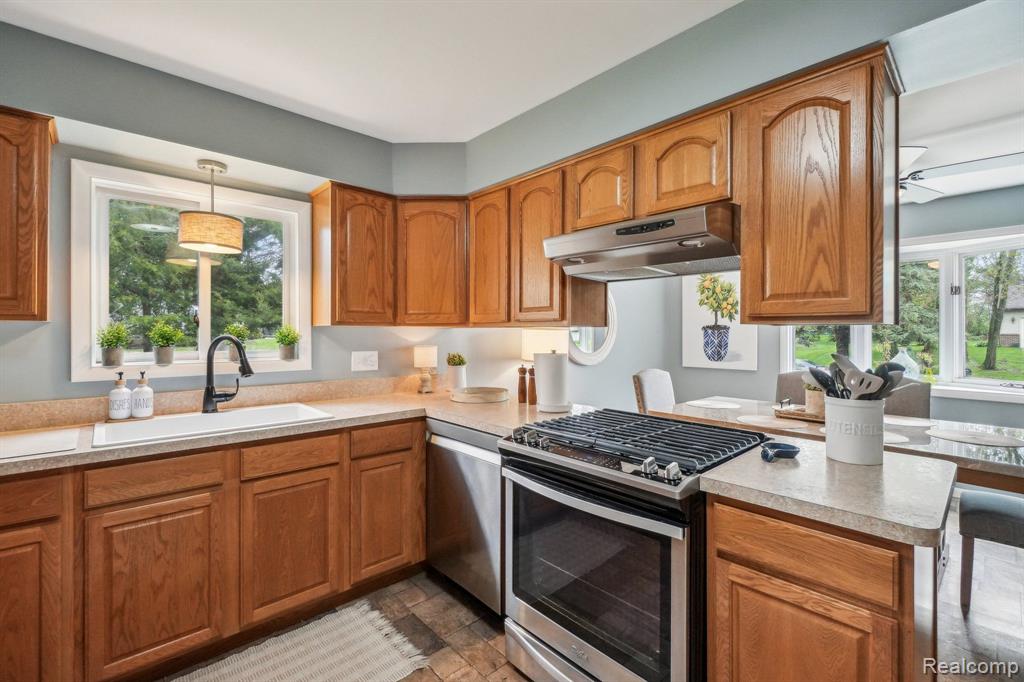 4630 PASTURE Lane, White Lake, MI 48383 — Photo 12